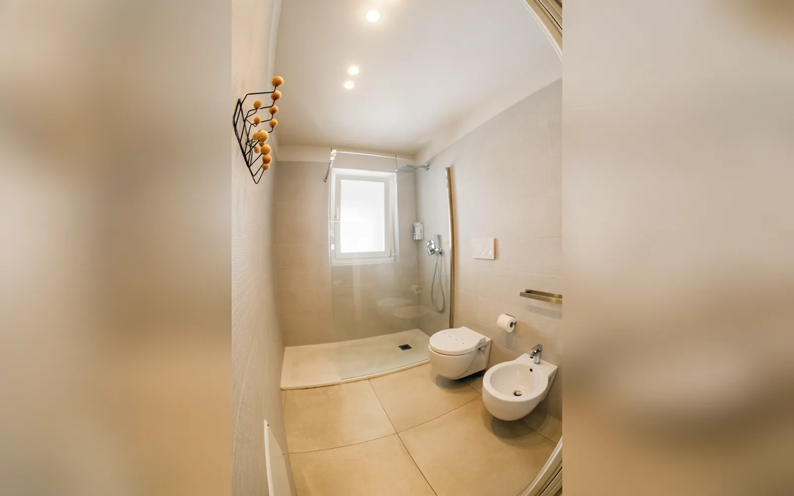 Camera con bagno privato — Agata Apartment, Polignano a Mare (foto 25)